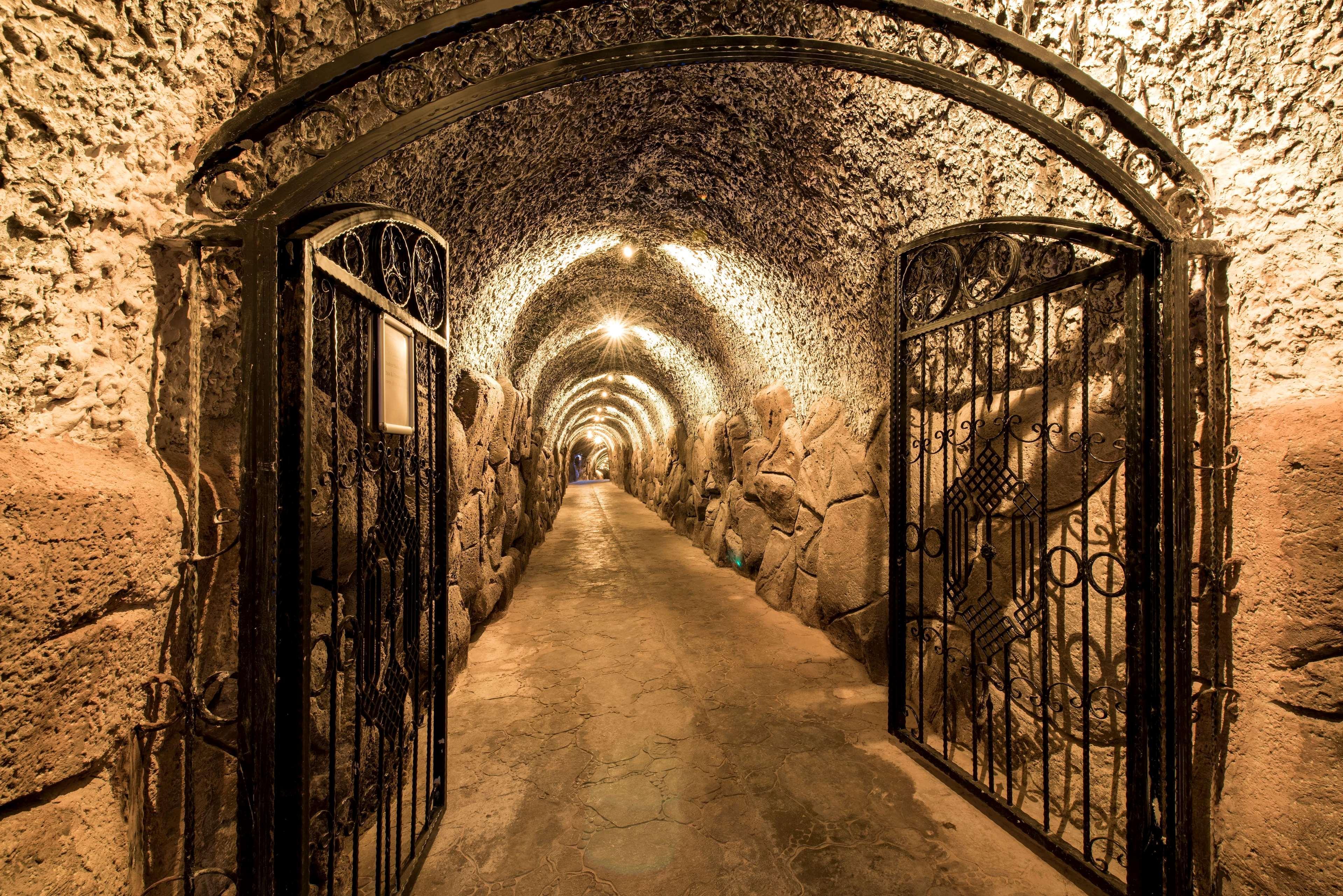 Ramada Plaza Antalya Hotel Ngoại thất bức ảnh Entrance to the Catacombs of Domitilla
