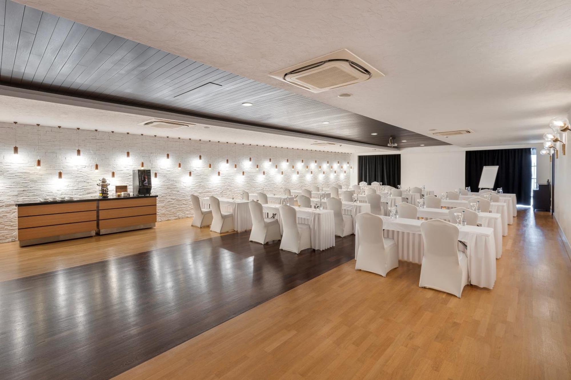 Ramada Plaza Antalya Hotel Ngoại thất bức ảnh Meeting room