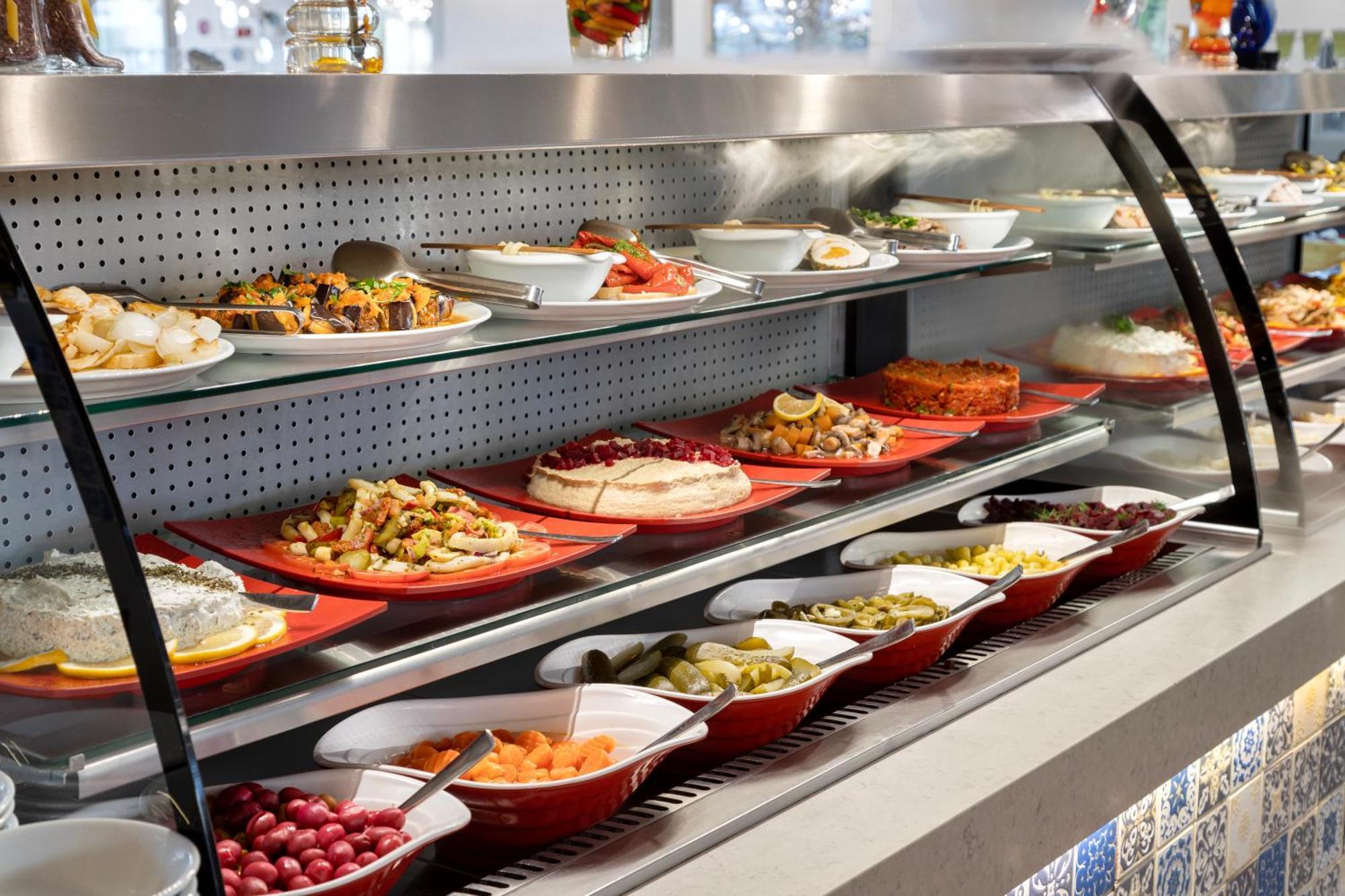Ramada Plaza Antalya Hotel Ngoại thất bức ảnh A salad bar