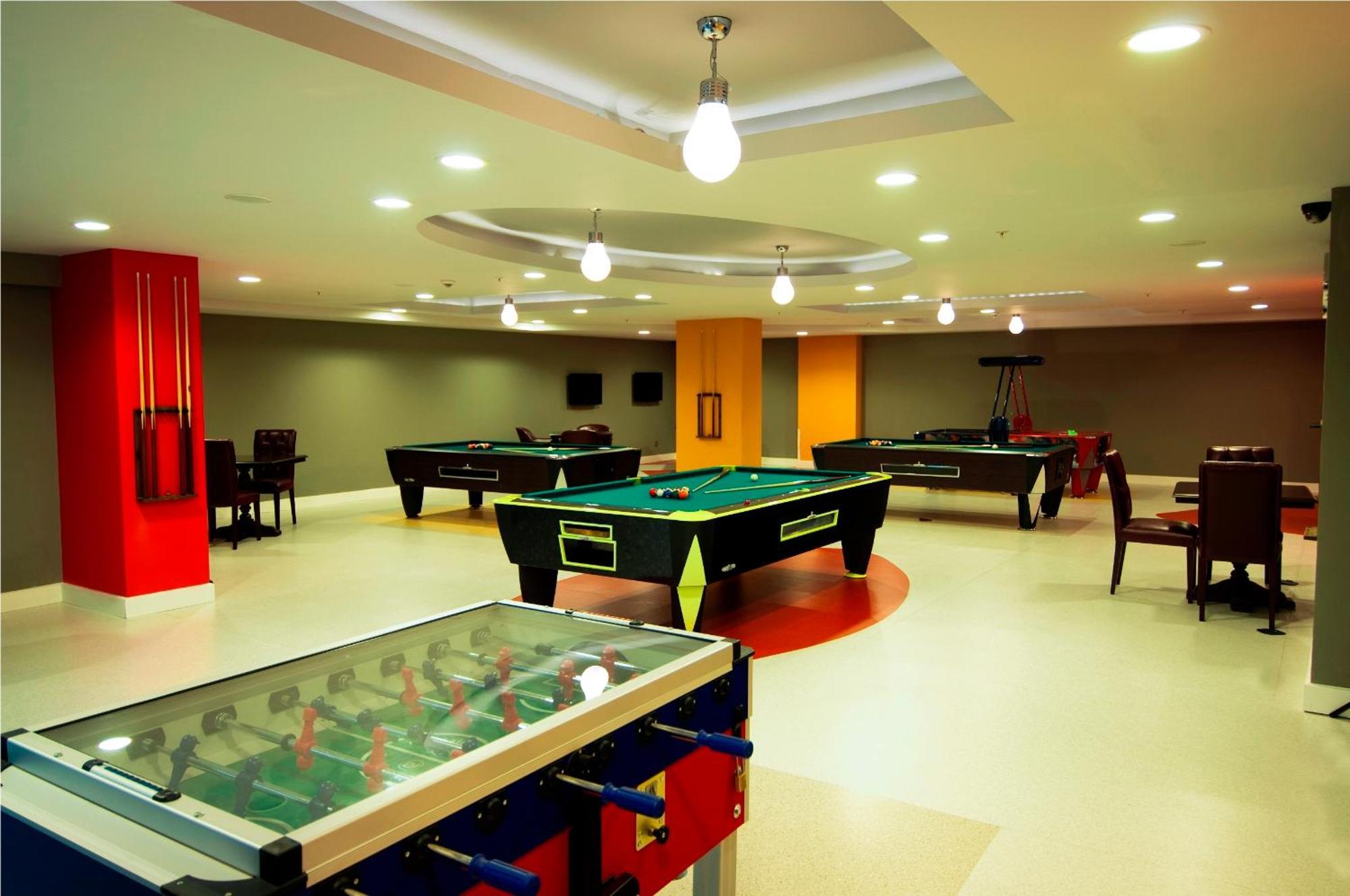 Ramada Plaza Antalya Hotel Ngoại thất bức ảnh Games Room