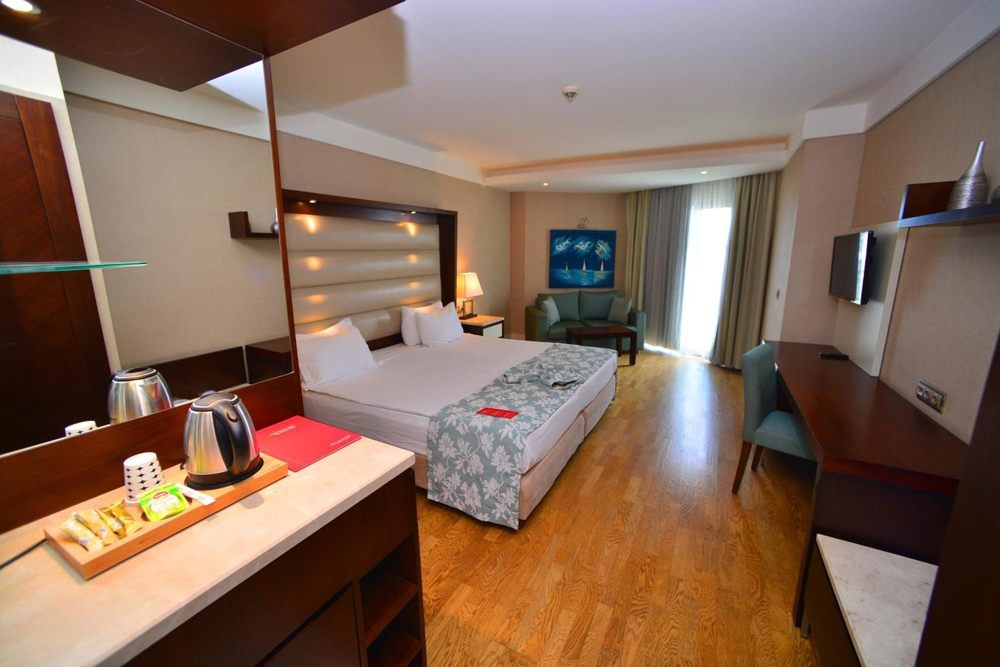 Ramada Plaza Antalya Hotel Ngoại thất bức ảnh