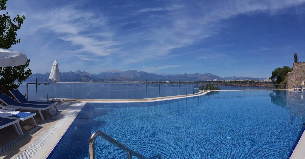 Ramada Plaza Antalya Hotel Ngoại thất bức ảnh The pool